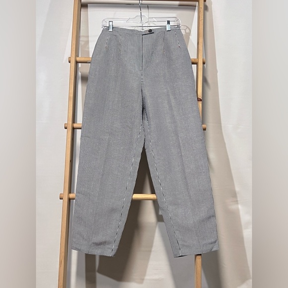 HARVE BENARD COLLECTION Navy and white striped pants size 8. - Picture 2 of 10